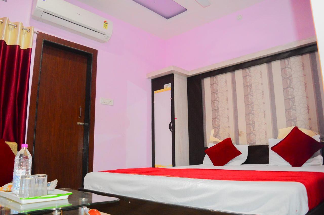 Hotel Royal Palace - 150 Meters From Mahakal Temple Ujjain Bagian luar foto