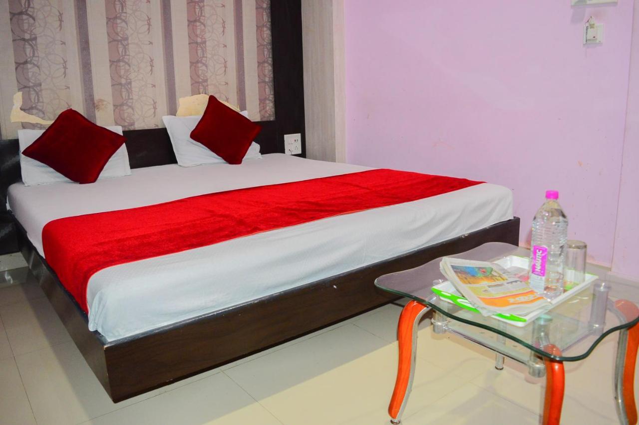 Hotel Royal Palace - 150 Meters From Mahakal Temple Ujjain Bagian luar foto